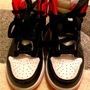 Children’s 11.5 Nike dunks